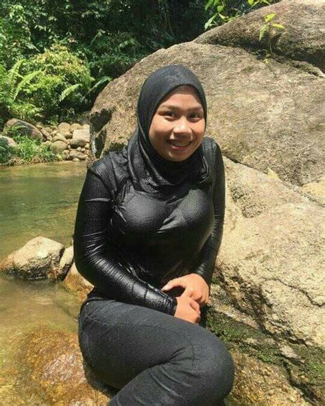 Ngintip Mandi Gadis Hijabers